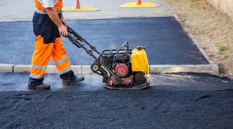 Professional gutter cleaning in Wayne, ME